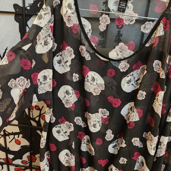 Torrid sheer pullover - Picture 3 of 4